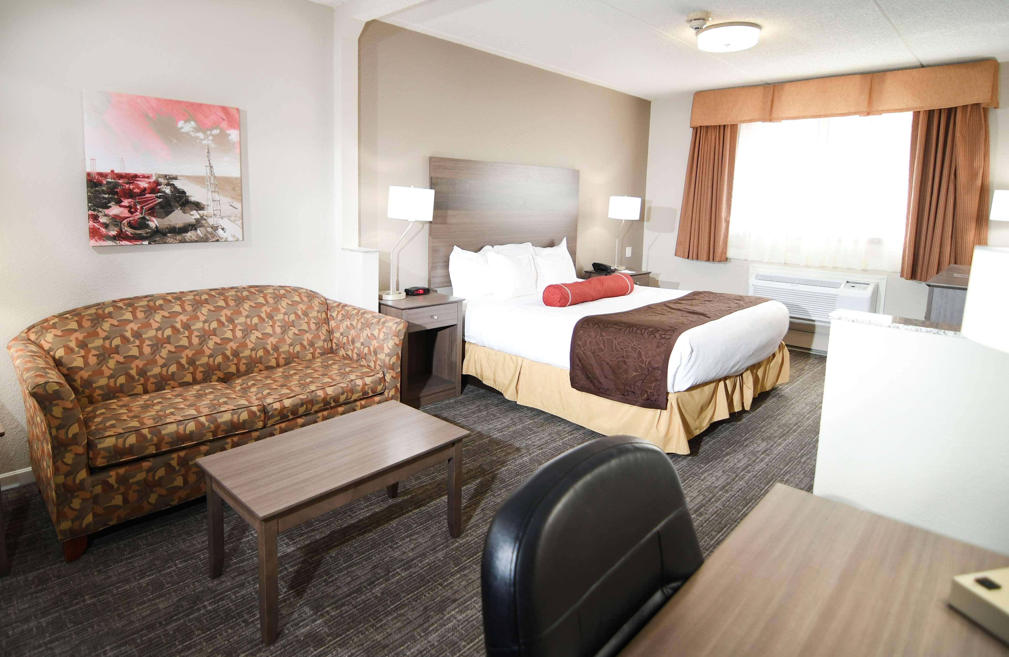 Western & Hotel 3*