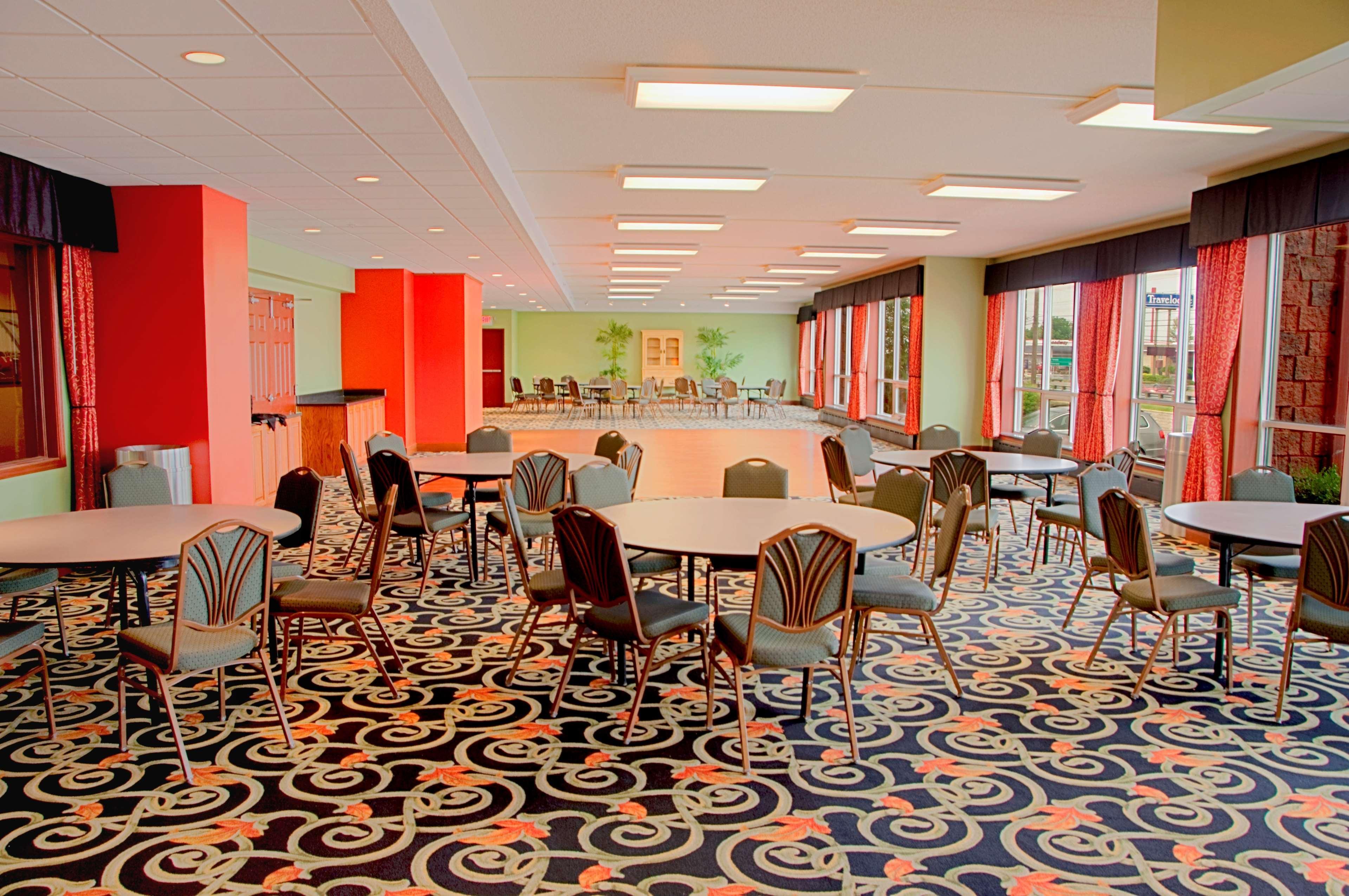 Western & Hotel 3*
